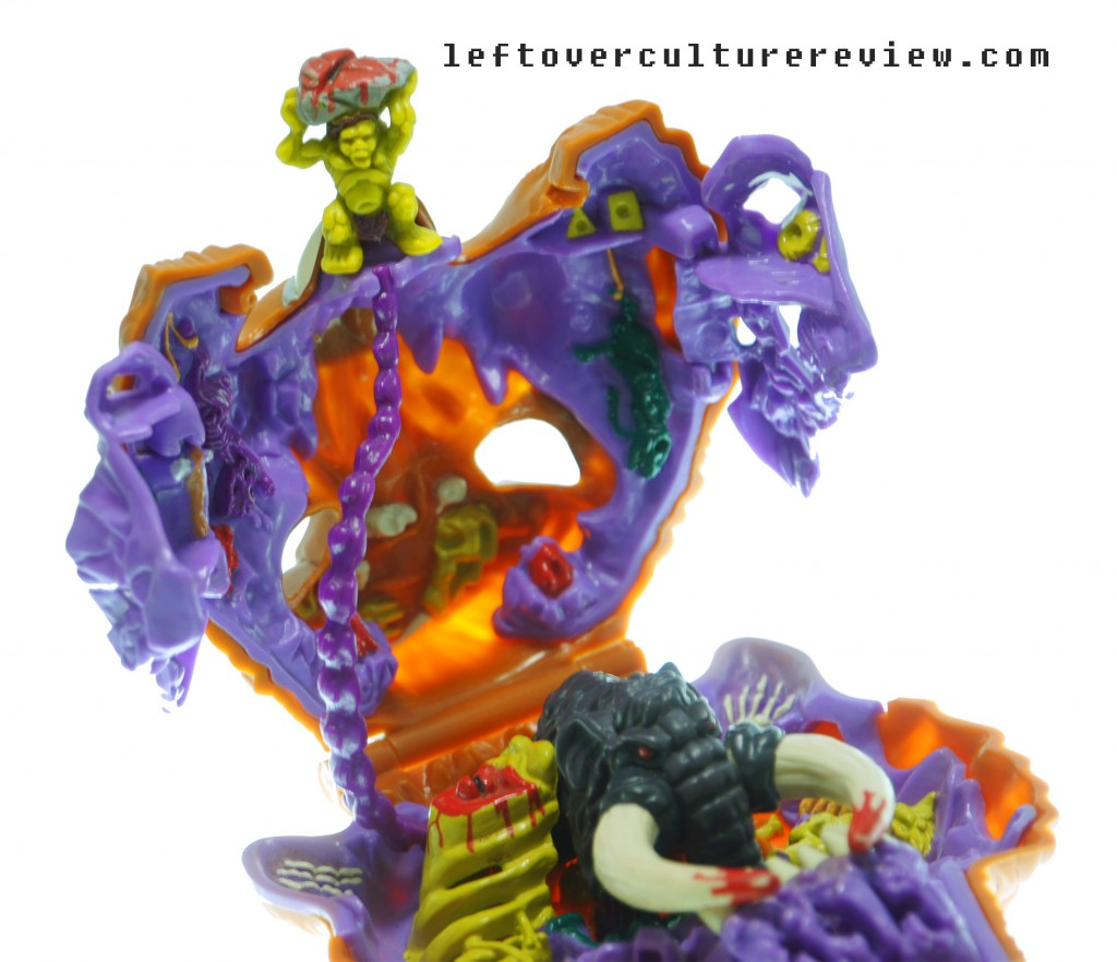 Mighty Max Grapples the Battle-Cat Gor
